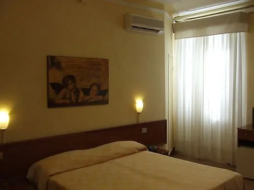 Albergo Il Giglio Prato  Hotel